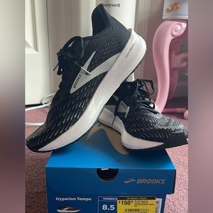 Size 8.5 brooks Hyperion running sneakers medium width